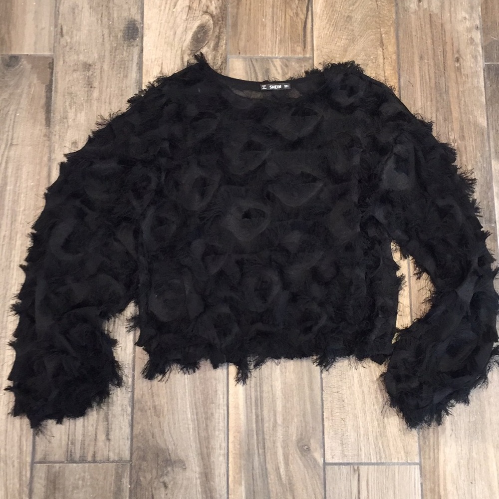 ✨ NWOT Stylish Cropped Black Long Sleeve Top ✨